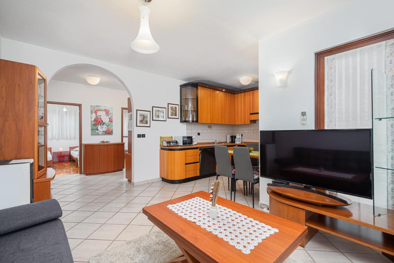Sea View Apartment - Roberto Porec Exterior photo